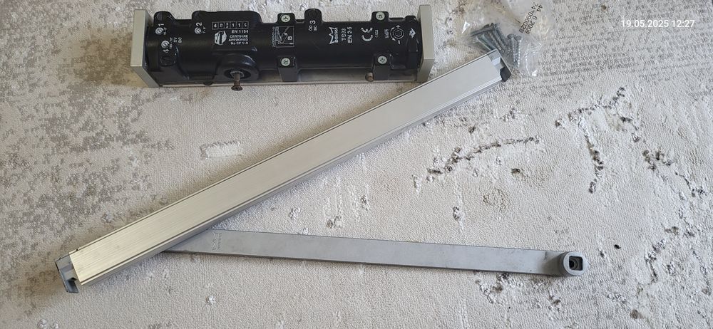 Дверной доводчик DORMA