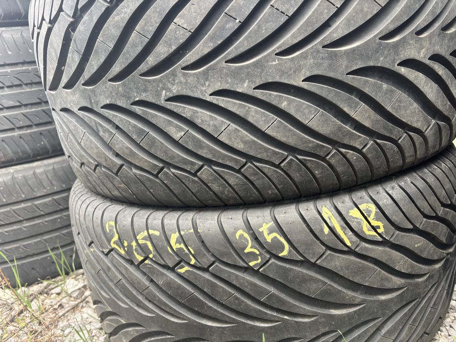 235 40 18 /265 35 18 нито мити и гласени със препарати