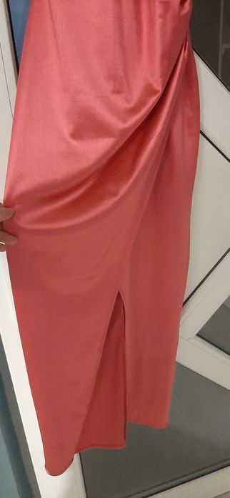 Doua rochii S, satin,  pentru evenimentemente