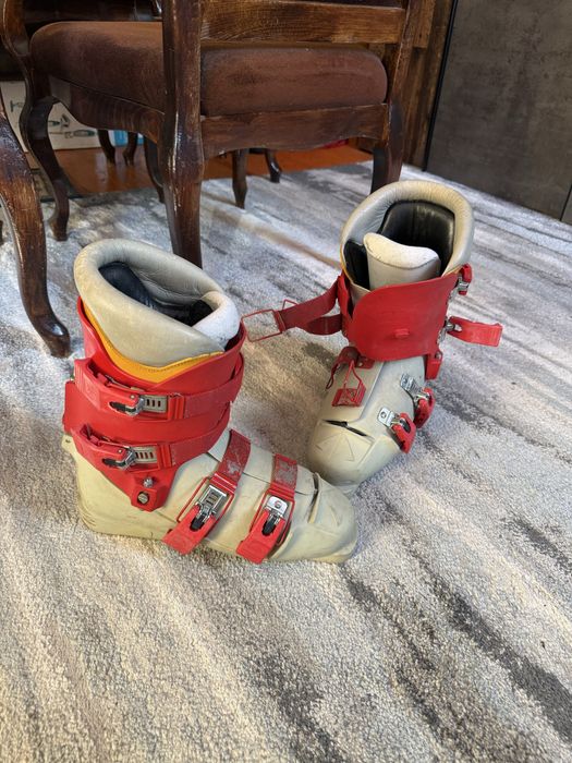 По договаряне Ски и ски обувки