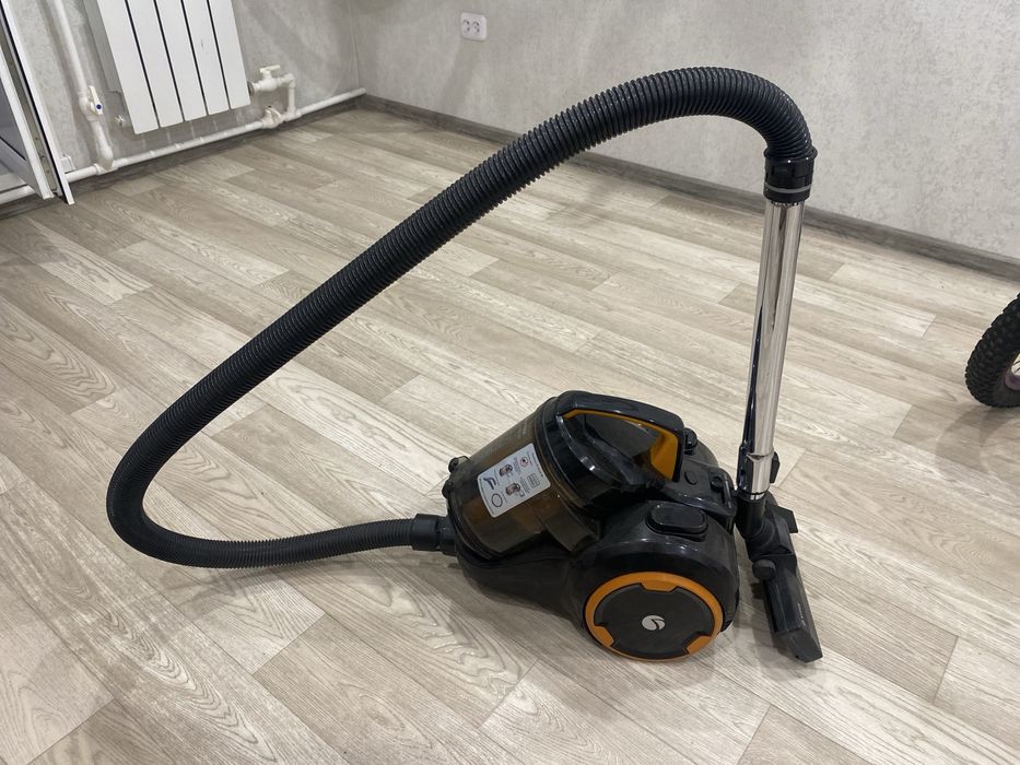 Продам пылесос Vitek 2200 w