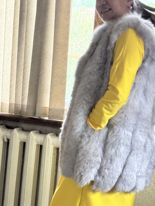 Мехова безрукавка