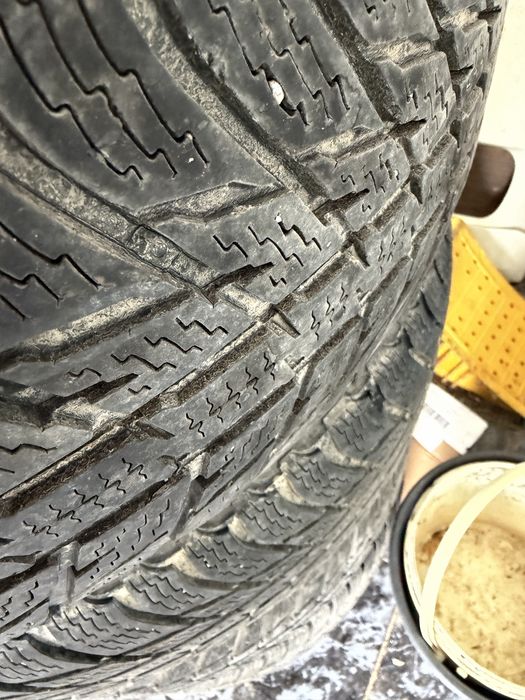 Cauciucuri Nokian 215/60/R17