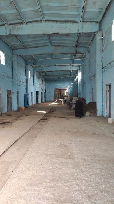 Noturar bino sotiladi