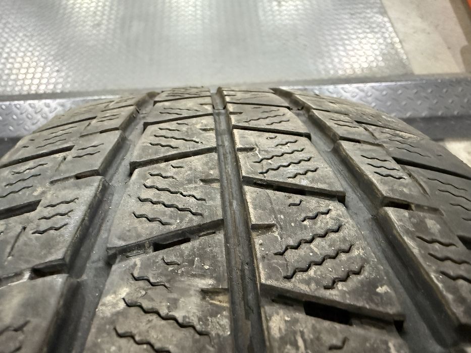 4бр. Товарни Зимни Гуми 215/75R/16C -FALKEN- DOT:2318- 7.4мм+6.3мм