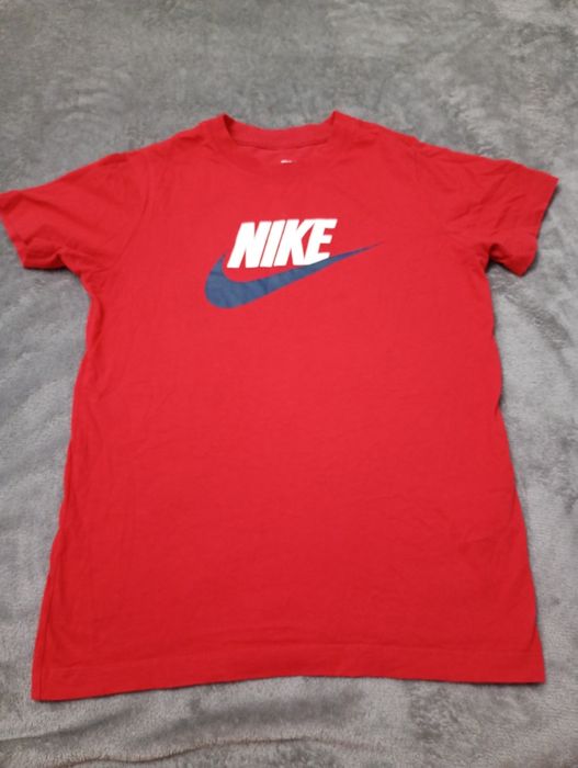 Дамска спортна тениска NIKE