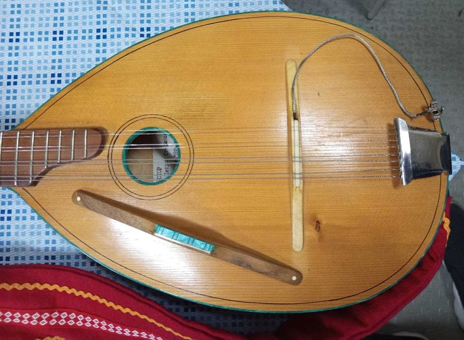 Продавам Майсторска Тамбура