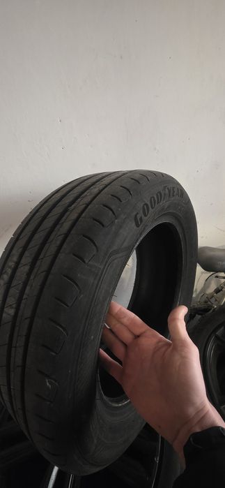 Vand 4 cauciucuri vară