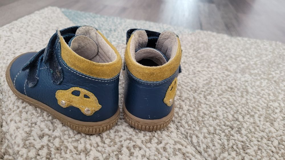 Încălțăminte mărimea 19-20