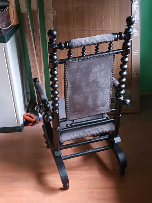 Scaun balansoar din lemn