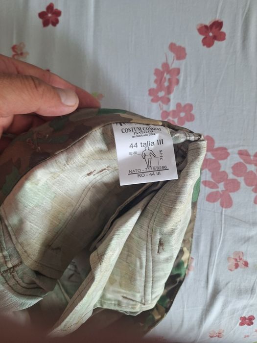 Vând ținută combat 44/3