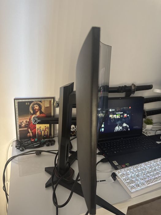 AOC C24G1 24” 144 Hz curbat – defect, functionabil