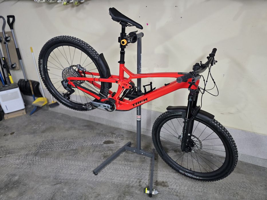 Trek fuel Exe 9.8 GX AXS, size L, Lava