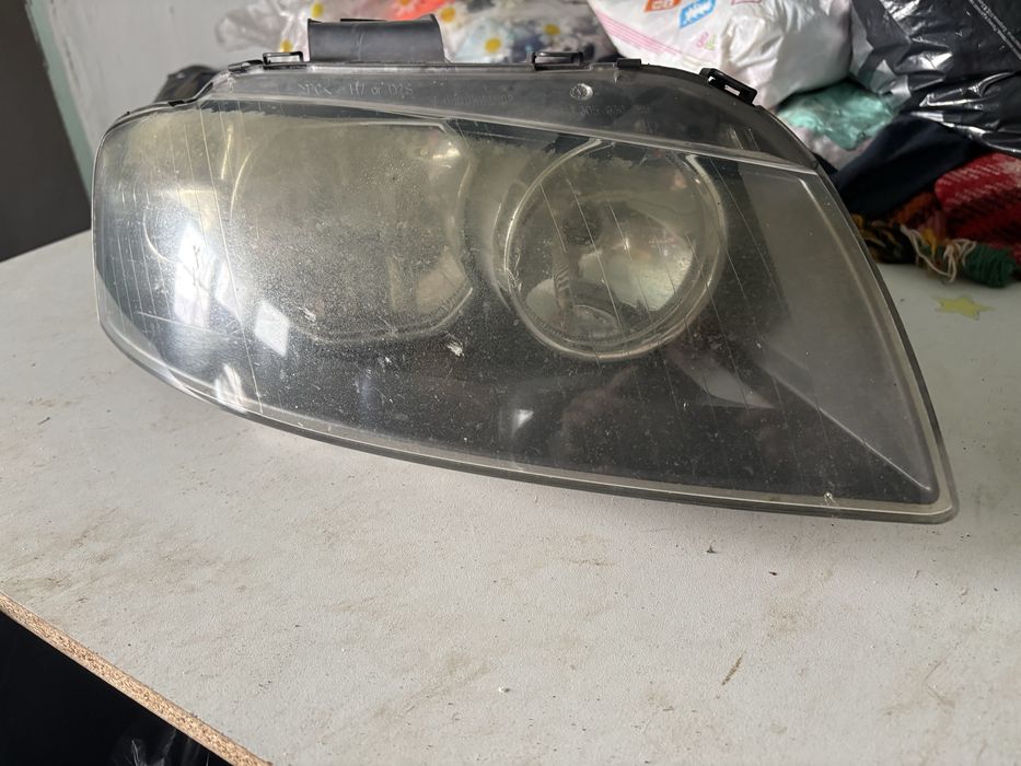 Комплект фарове за audi A3 sportback 2004