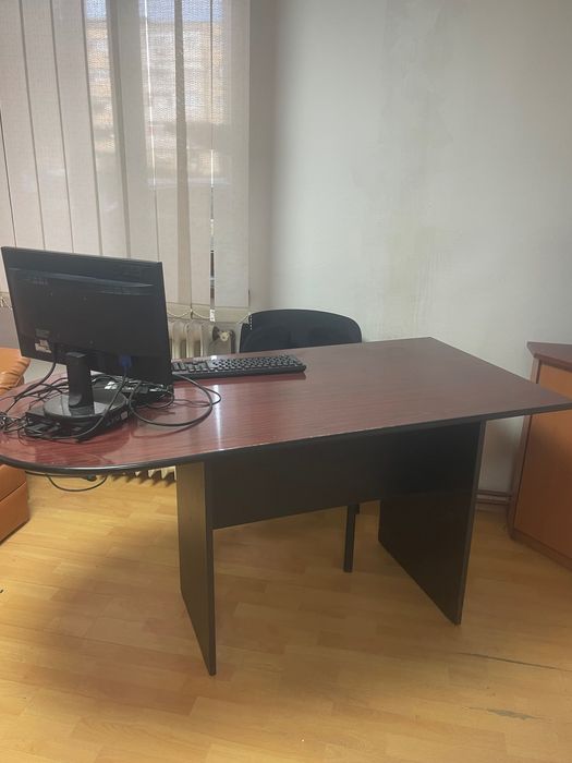 Vând mobilă dulapuri-birouri
