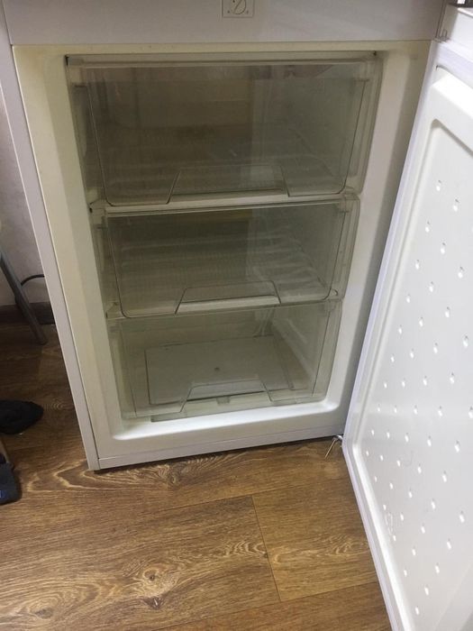 Морозильник продам