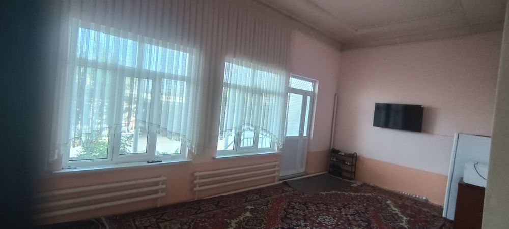 Hovli sotiladi srochna