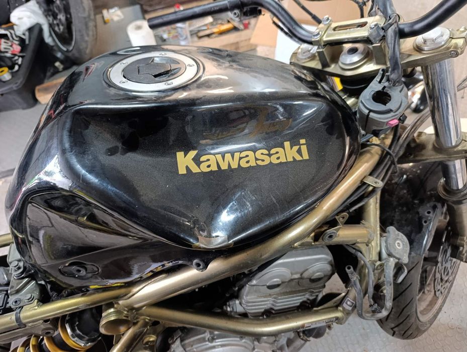 Кавазаки ЕР6Н Kawasaki ER6N на части.