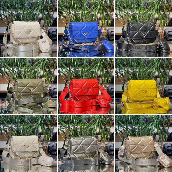 Geanta Prada noua !!! Dimensiuni 24/20 !!!