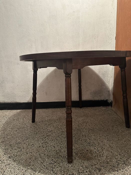 Разтегатвлна кръгла маса масив , цвят орех