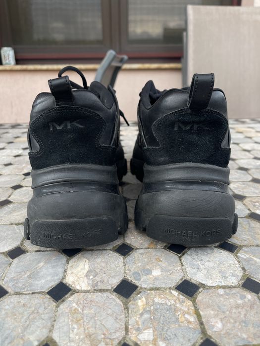 Adidasi Michael Kors - marimea 45 - negri cu logo MK