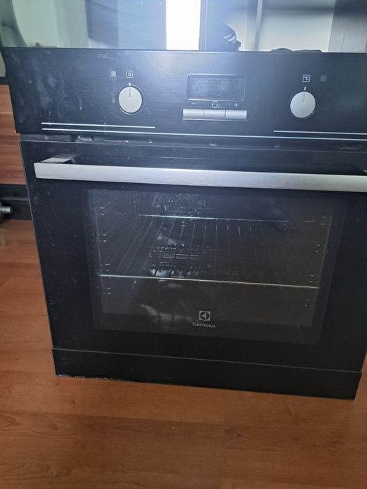 Духовка Electrolux