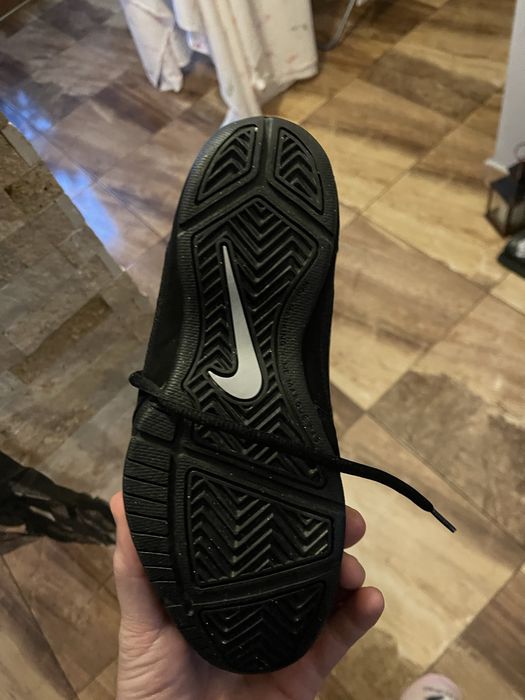 Adidas Nike.