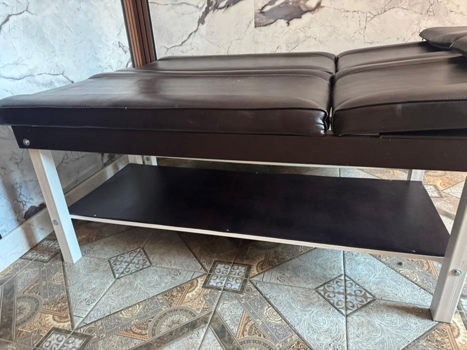 Продам кушетки 4 штуки