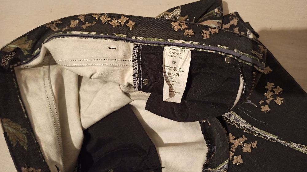 Продам женские джинсы