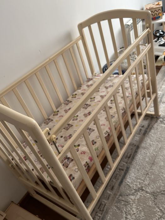 Продам кроватку детскую