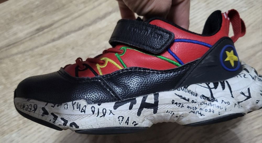 Кроссовки детские