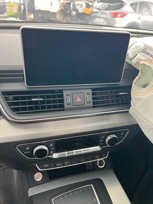 Audi SQ5 2018 Avariat FY 3.0 benzina 354 cp cockpit 210.000km