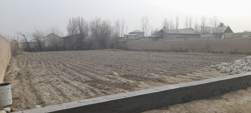 Yer 10 sotik sotiladi