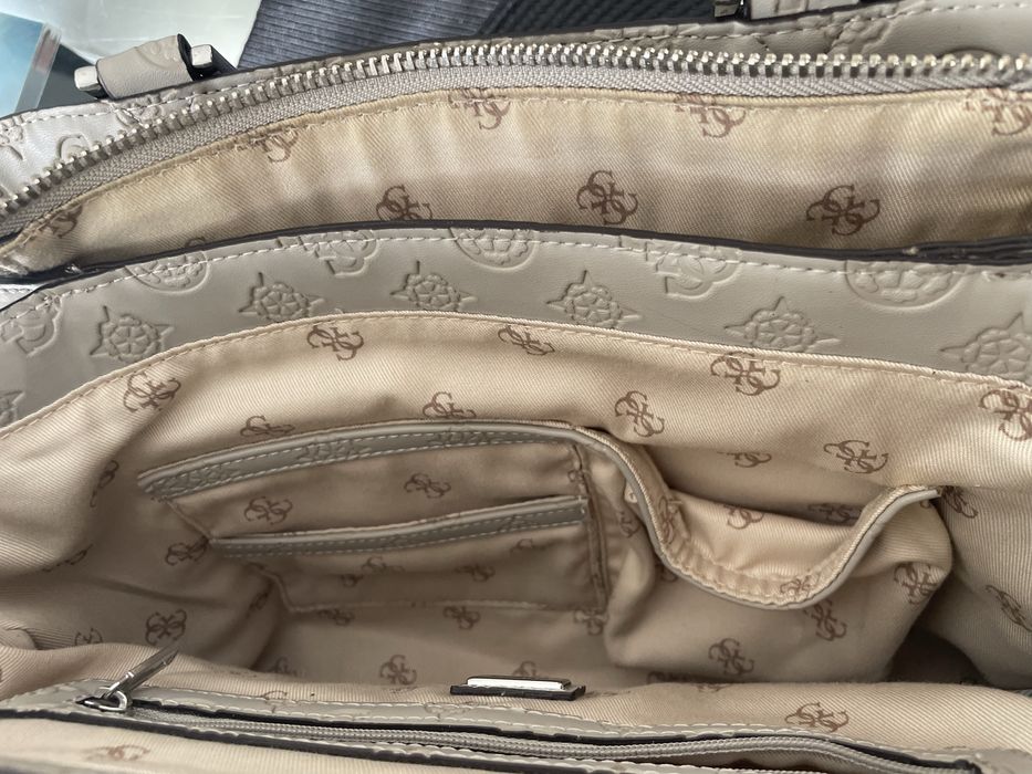 Дамска чанта Guess