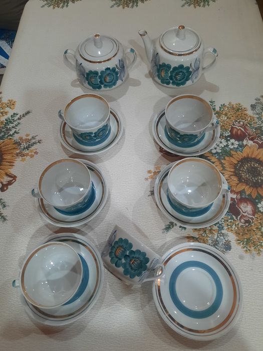 Абсолютно новый, редкий, красивый чайный сервиз на 6 персон (полный).