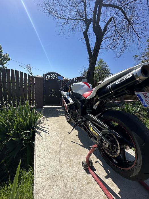 Vând Yamaha R1 RN19