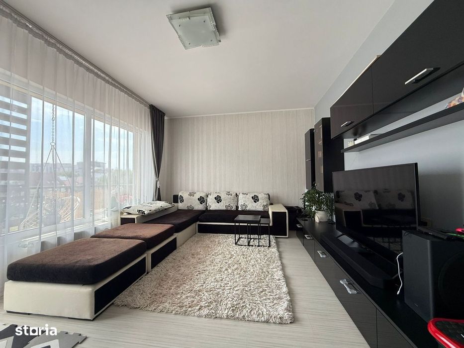 Apartament la etaj intermediar cu parcare, Carmen Silva — fotografia 1