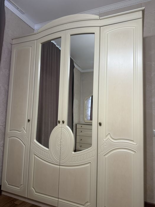 Спальный гарнитур