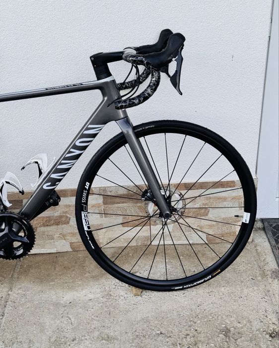 Cursiera CARBON Canyon Ultimate CF SL RO51, ULTEGRA R8100,hidraulice,stare excepțională
