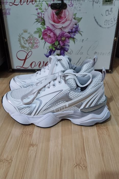 Adidasi Steve Madden (mar.36-22,5cm)