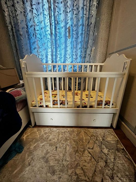 Продам манеж с ортопедическим матрасом.