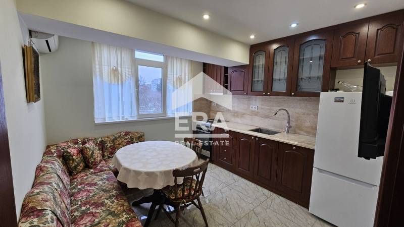 Двустаен апартамент в ж.к. Славейков с отлична локация!