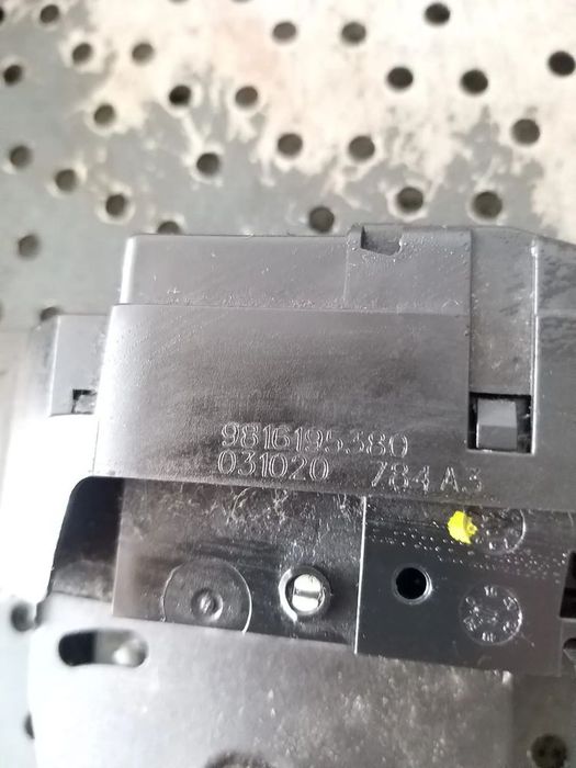 Broasca haion opel zafira e life 9816195380