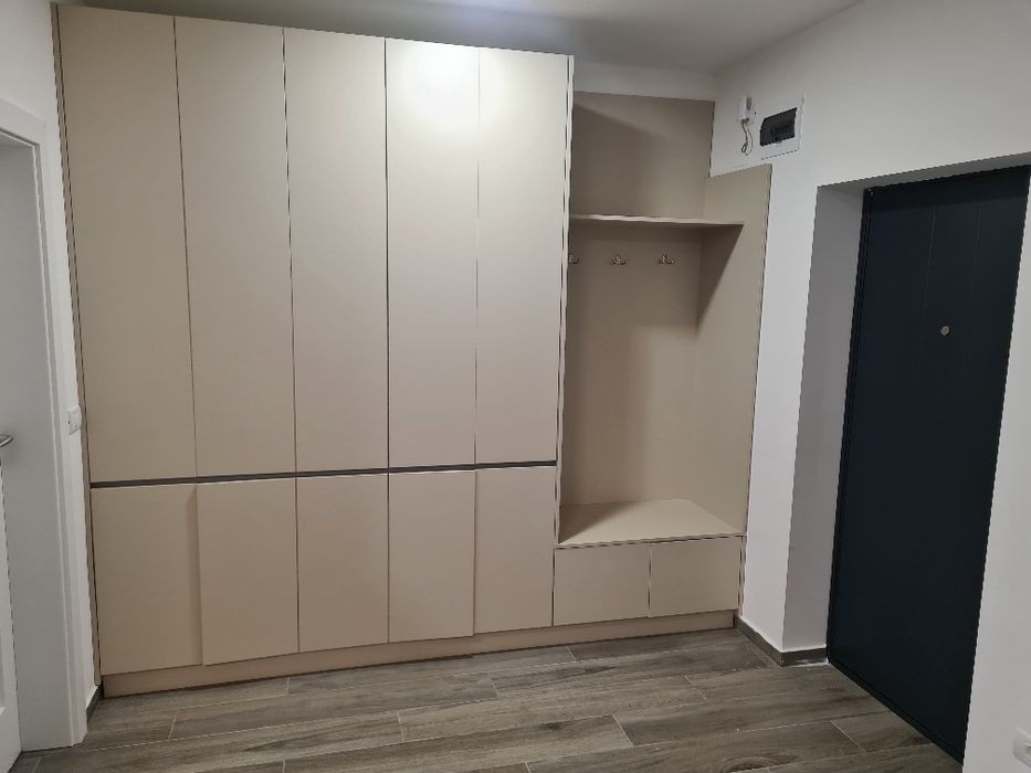 Închiriez garsoniera studio
