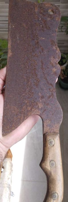 Старинен.  сатър