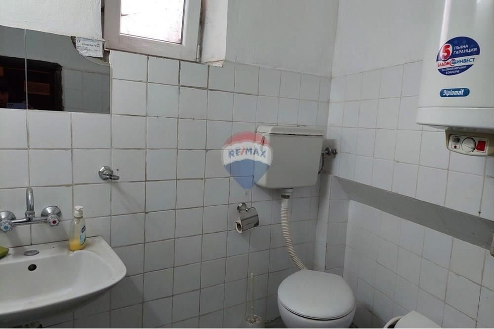 Помещение под наем, Център, гр.Варна Д.В 4245