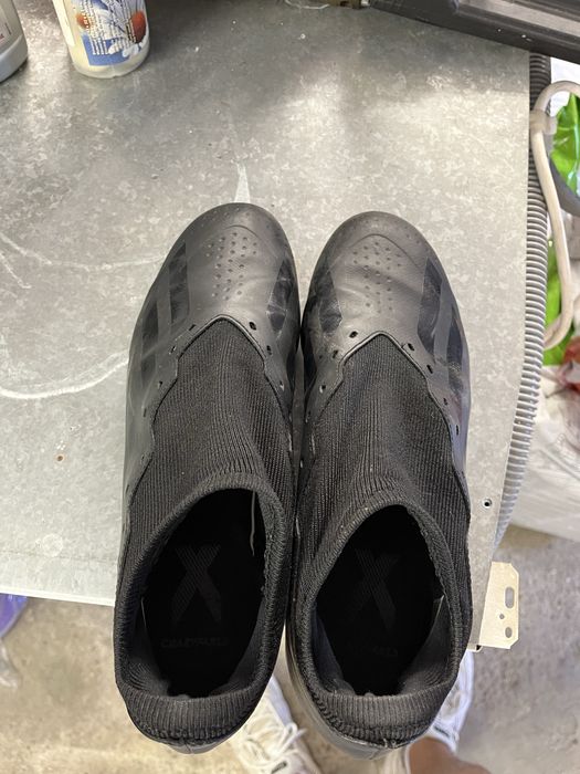 Футболни обувки/бутонки