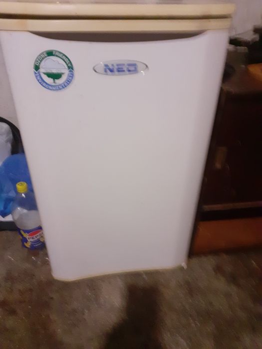 Малък хладилник NEO