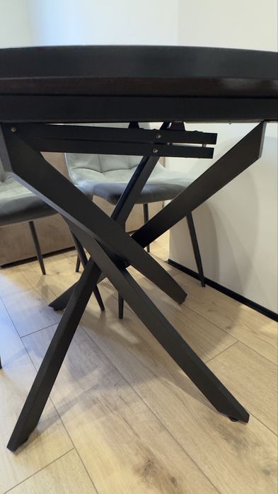 Продам Стол обеденный