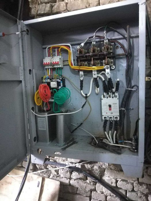 Компенсация реактивной энергии.  акрм и косинусных конденсаторов